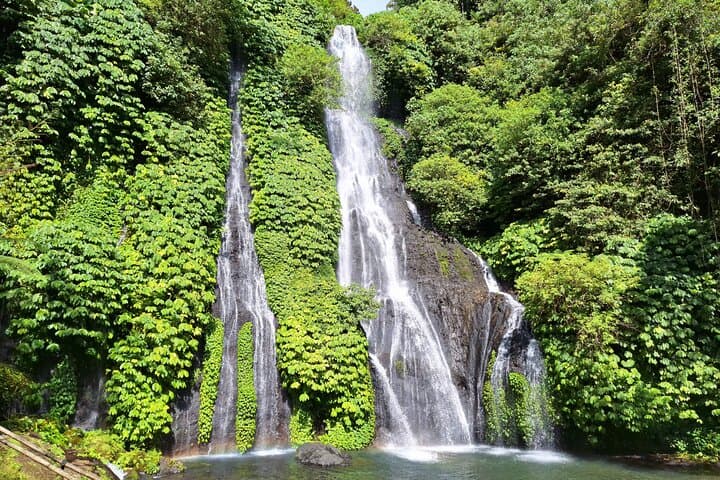 Bali Splendor Private Tour — Waterfalls, Ulun Danu Temple & Jatiluwih Rice Fields
