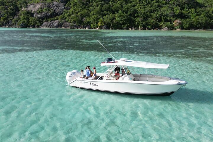 Mahe Private Boat Tour to Baie Ternay, Anse Major & St Anne Marine Park