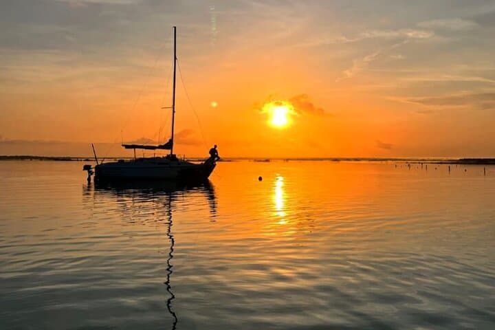 Bacalar Sunrise Sail: Private Breakfast, Bird Island & Cenote Swim photo 3