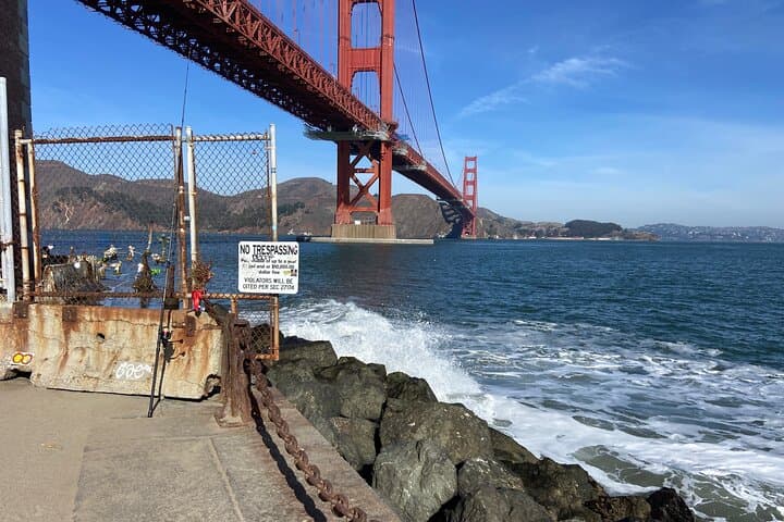San Francisco Movie & TV Locations Private SUV Tour — Drive Iconic Film Sites