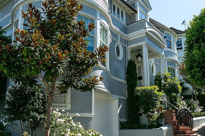 San Francisco Movie & TV Locations Private SUV Tour — Drive Iconic Film Sites photo 3