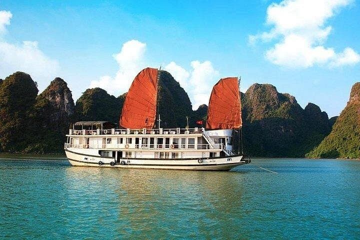 Ha Long Bay 3-Day Fantasea Cruise: Kayaking, Caves & Overnight Boat photo 1