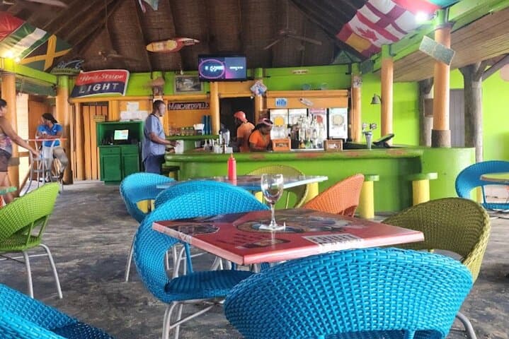 Negril Full-Day: Margaritaville 7-Mile Beach & Rick's Cafe Sunset and Cliff-Jumping photo 5