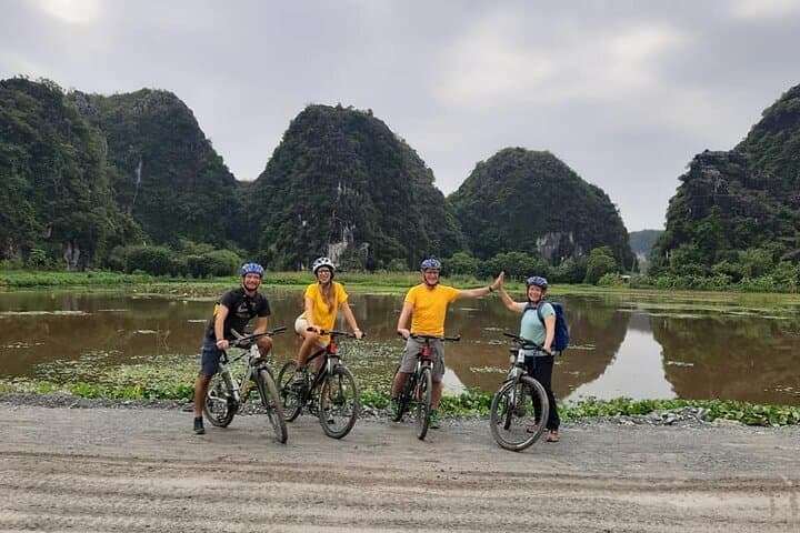 Luxury Tam Coc, Mua Cave & Bich Dong: Full-Day Small-Group Trip from Hanoi photo 3