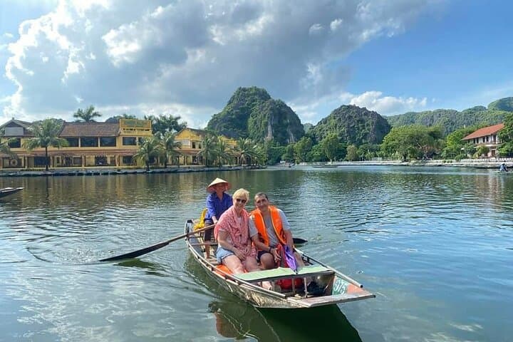 Luxury Tam Coc, Mua Cave & Bich Dong: Full-Day Small-Group Trip from Hanoi photo 6