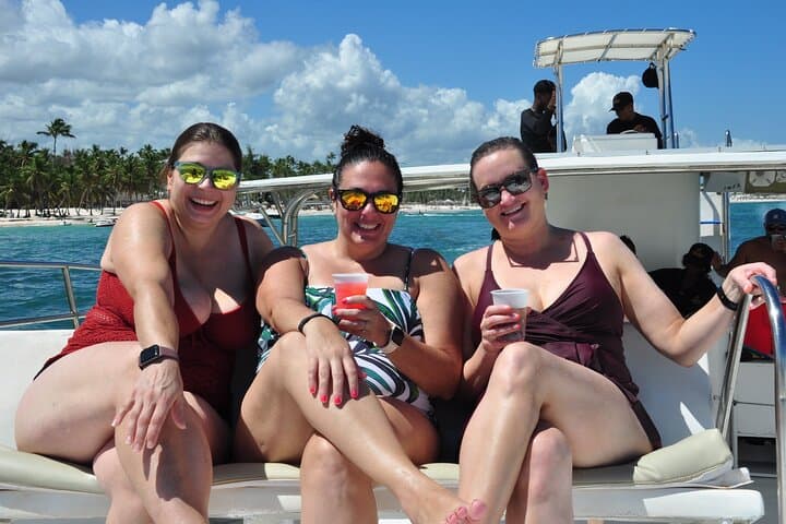 Punta Cana Private Family Boat: Half-Day Snorkel & Natural Pool Cruise photo 4