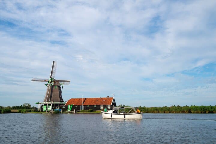 Private Luxury Windmill Cruise at Zaanse Schans — 1-Hour Historical Boat Tour photo 4