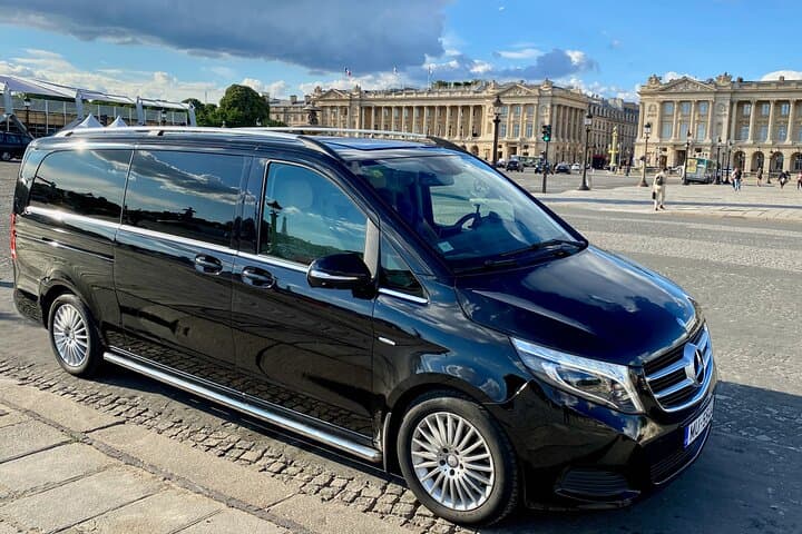 Paris Full-Day: 7 Iconic Sights — Eiffel, Montmartre & Seine Cruise photo 4
