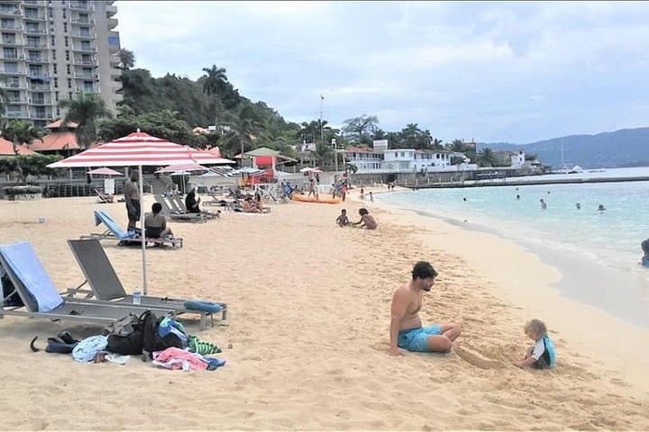 Private Roundtrip Transfers to Doctor's Cave Beach Club — Montego Bay Beach Day photo 1