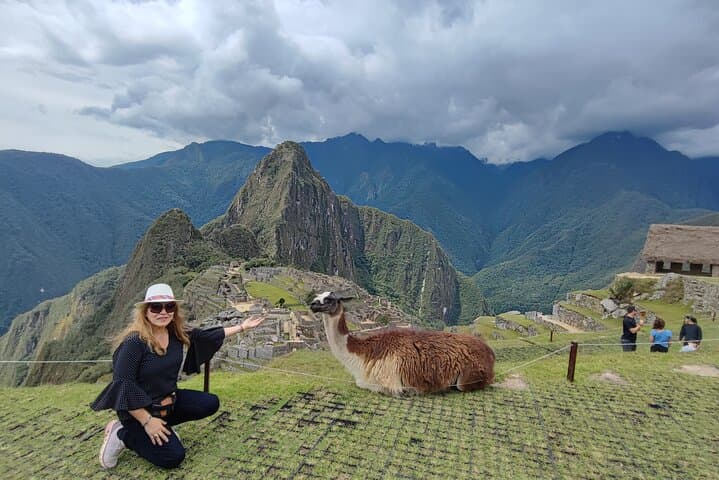 2-Day Machu Picchu & Sacred Valley: Sunrise Citadel Tour from Cusco