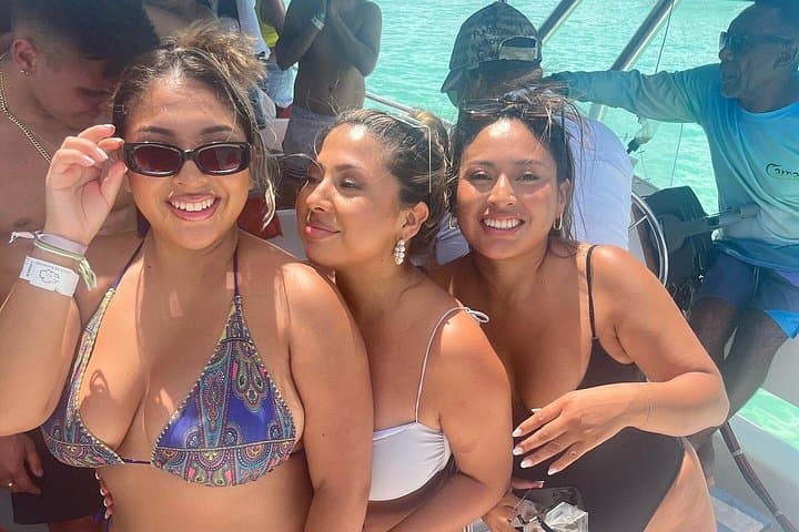 Saona Island Day Tour: Speedboat to Natural Pool, Pristine Beaches & Catamaran Return photo 2