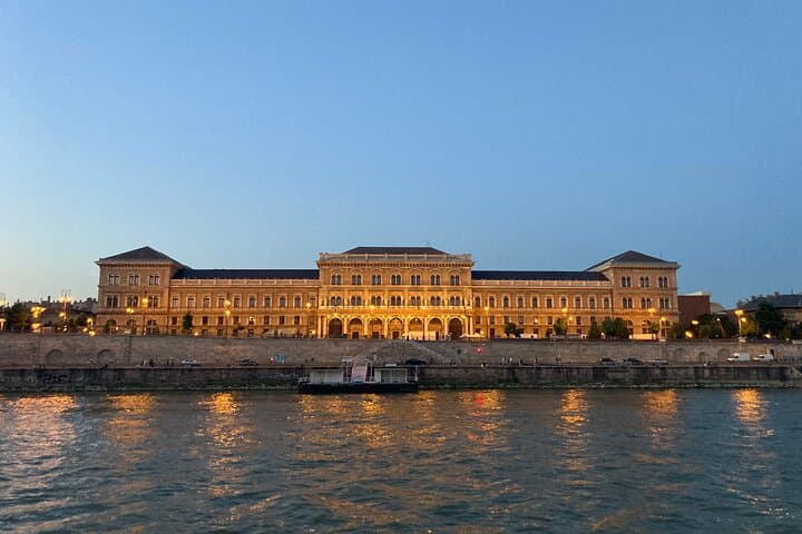 Full-Day Private Budapest City Tour by Car — Buda & Pest Highlights photo 4