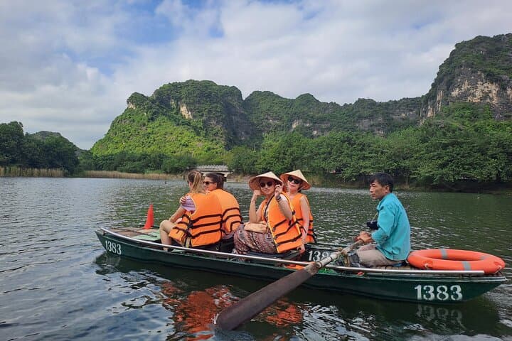 Private Ninh Binh Day Trip: Mua Cave, Trang An Boat & Hoa Lu Ancient Capital photo 4