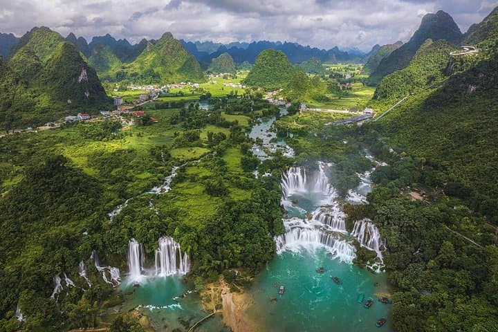 Ban Gioc Waterfall 2-Day Tour from Hanoi — Limousine Small-Group to Ban Gioc & Nguom Ngao Cave