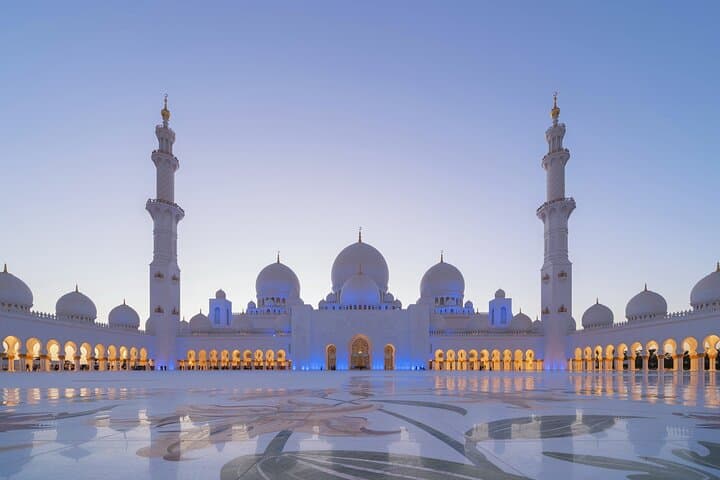 Private Sheikh Zayed Grand Mosque Tour from Dubai: Half-Day Guided Visit to Abu Dhabi's Architectural Masterpiece photo 3