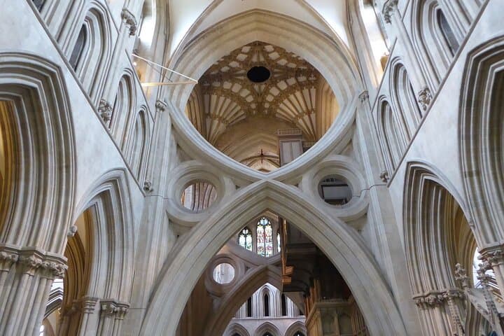 Private Half-Day Wells City Tour from Bath: Cathedral, Vicars Close & Bishops Palace photo 2
