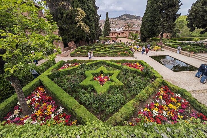 Granada Two-Day Alhambra, Albaicín & Sacromonte Walking Tour photo 4