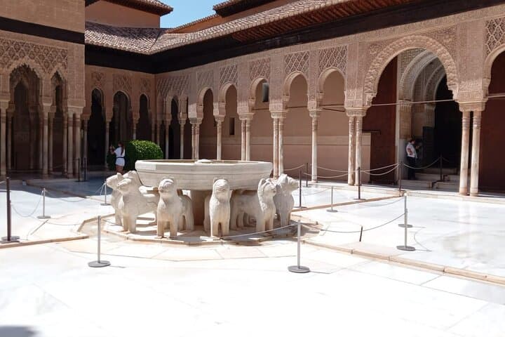 Granada Two-Day Alhambra, Albaicín & Sacromonte Walking Tour photo 5