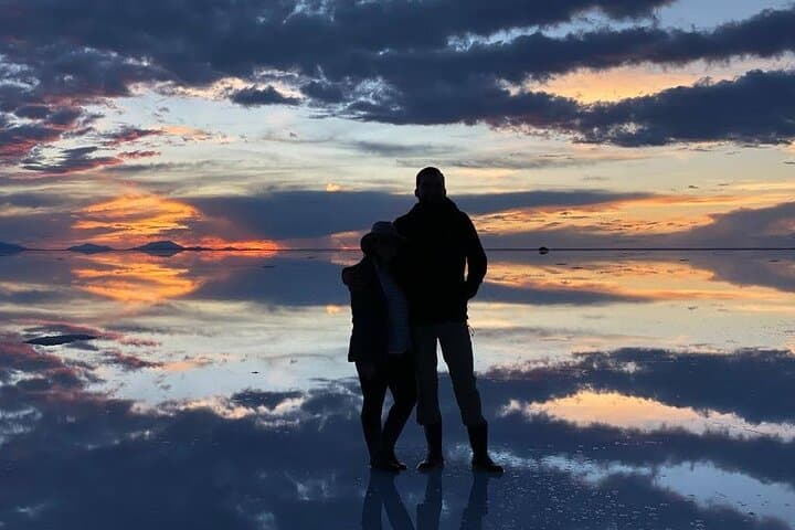 Sunrise at Salar de Uyuni: 6-Hour Salt Flats Tour with Breakfast photo 3