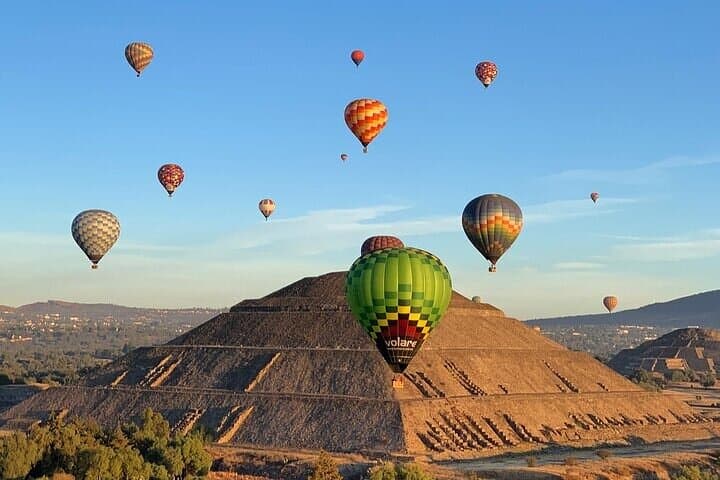 Sunrise Hot Air Balloon Over Teotihuacan: Pyramids, Breakfast & Basilica Day Tour photo 2
