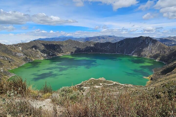 Full-Day Quilotoa Lagoon: Hike the Volcanic Caldera from Quito