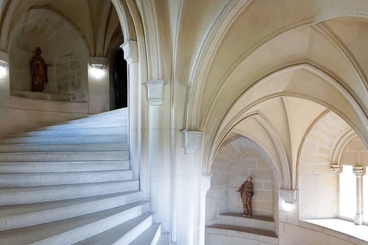 Bojnice Romantic Walking Tour: Castle Views, Linden Tree & Botany Park photo 2