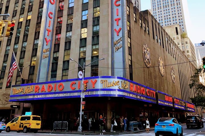 Midtown Wonders: 2-Hour Guided Walk Through Times Square, Grand Central & Rockefeller