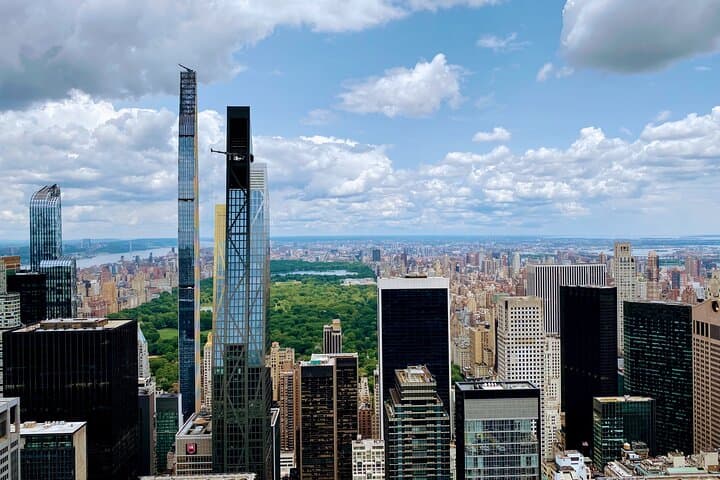Midtown Wonders: 2-Hour Guided Walk Through Times Square, Grand Central & Rockefeller photo 3