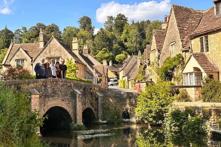 Private Day Tour from London: Stonehenge, Bath & Cotswolds Countryside