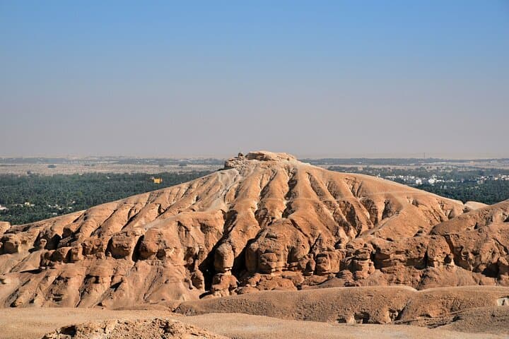 Private Day Tour to Al Qarah Hill & Jawatha Mosque (Al‑Ahsa) from Riyadh — Complete Guide photo 2