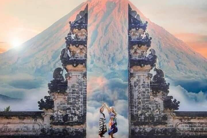 Heaven’s Gate to Water Palace: Lempuyang, Tirta Gangga & Tibumana Waterfall Day Tour photo 6