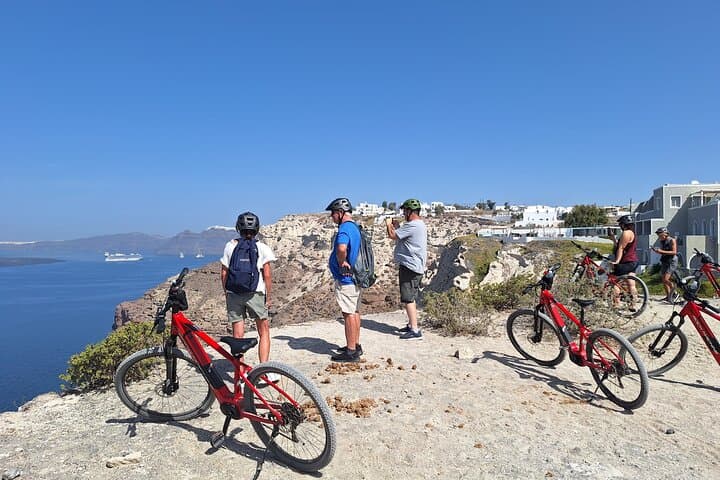 South Santorini E‑Bike Tour: Tomato Museum, Black Beach & Venetian Castle photo 5