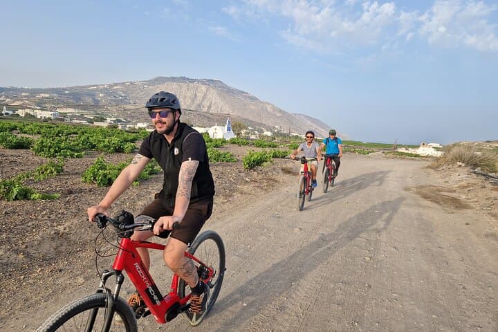South Santorini E‑Bike Tour: Tomato Museum, Black Beach & Venetian Castle