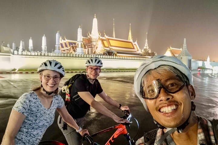 Bangkok Night Bike Tour: Thonburi Backstreets, Chinatown & Rooftop Bar photo 1