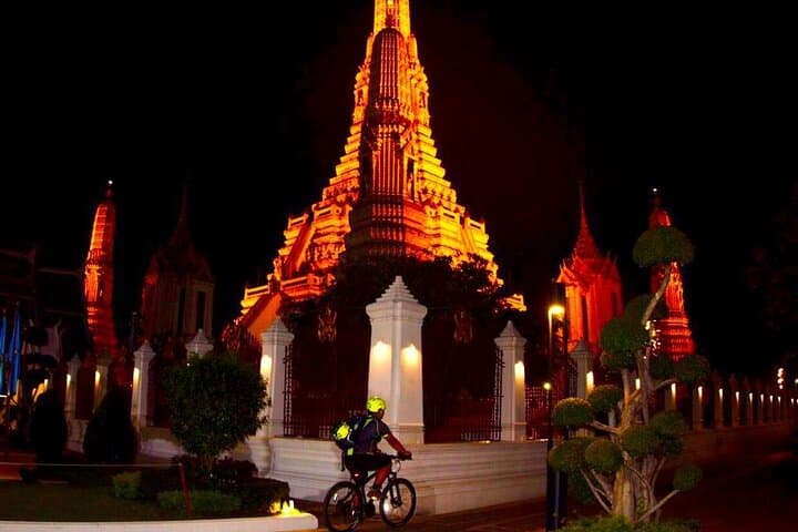 Bangkok Night Bike Tour: Thonburi Backstreets, Chinatown & Rooftop Bar photo 2