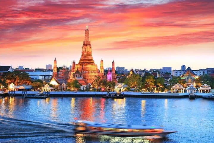 Bangkok Night Bike Tour: Thonburi Backstreets, Chinatown & Rooftop Bar photo 3