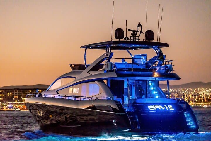 Luxury Yacht Charter in Los Cabos on SAVI II — Pelican Rock, Lovers Beach & Chileno Bay photo 5