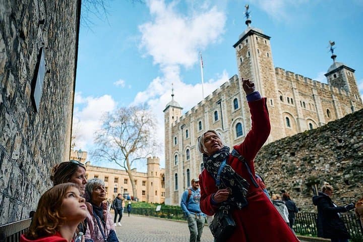 Private Tower of London Tour: Crown Jewels, Ravens & Royal History photo 1