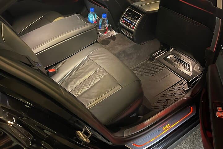 First-Class Manhattan to JFK, LGA & EWR Transfers — Private NYC Airport Car Service photo 3