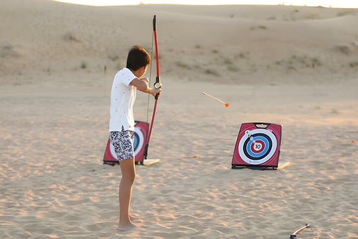Dubai Red Dunes Private Desert Safari: 4x4 Dune Bashing, Falcons & Starlit Dinner photo 6
