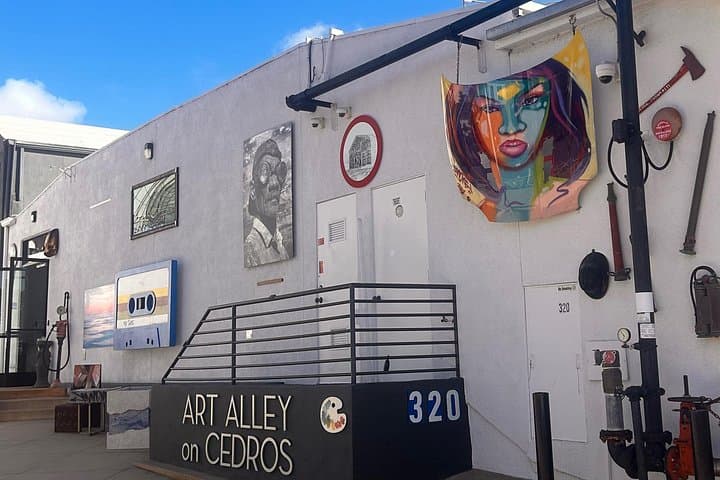 Cedros Avenue Design District Walking Tour in Solana Beach: Art, History & Gelato photo 3