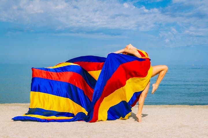 Flying Dress Photoshoot Over Santa Marta: 1-Hour Aerial Experience photo 2