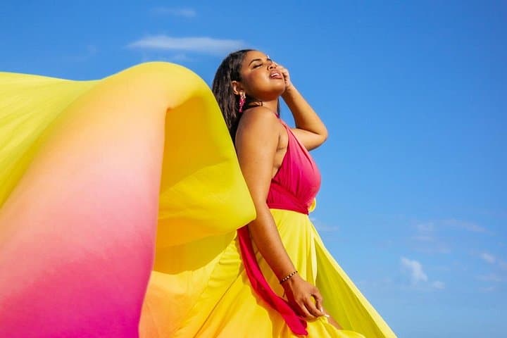 Flying Dress Photoshoot Over Santa Marta: 1-Hour Aerial Experience photo 3