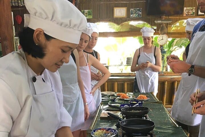 Tra Que Vegetable Village Cycling and Cooking Class in Hoi An photo 5