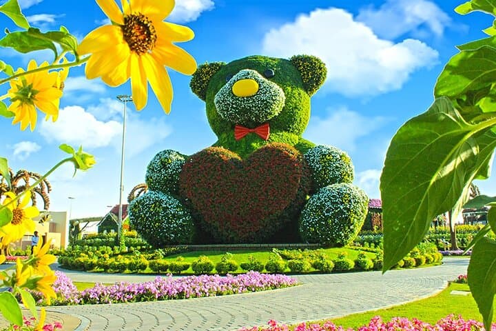Dubai Miracle Garden: Practical Guide to Visiting the World's Largest Flower Display photo 3