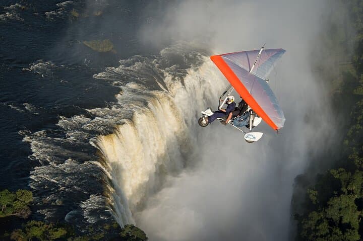 Microlight Flight Over Victoria Falls — 15-Minute Aerial Tour of Mosi-oa-Tunya photo 4