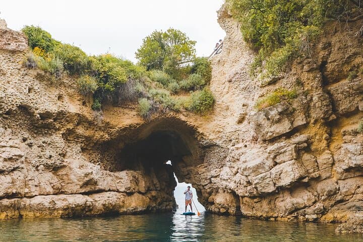SUP Rental from Marina Grande: Paddle to Bagni della Regina Giovanna on the Sorrento Coast
