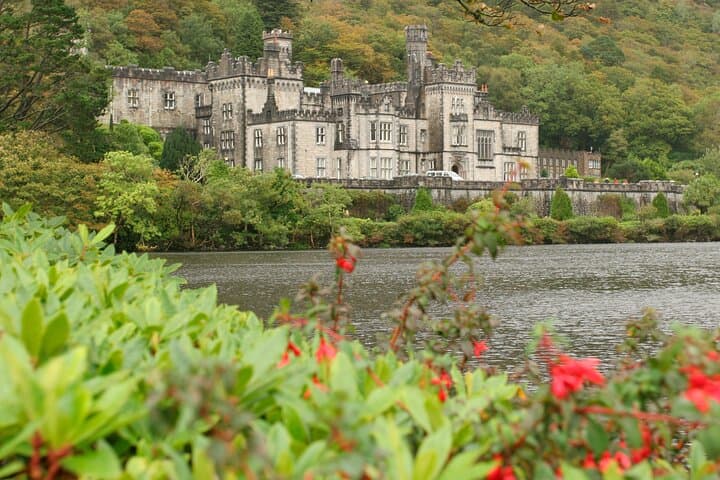Private Kylemore Abbey Express: Scenic Day Trip from Galway to Connemara