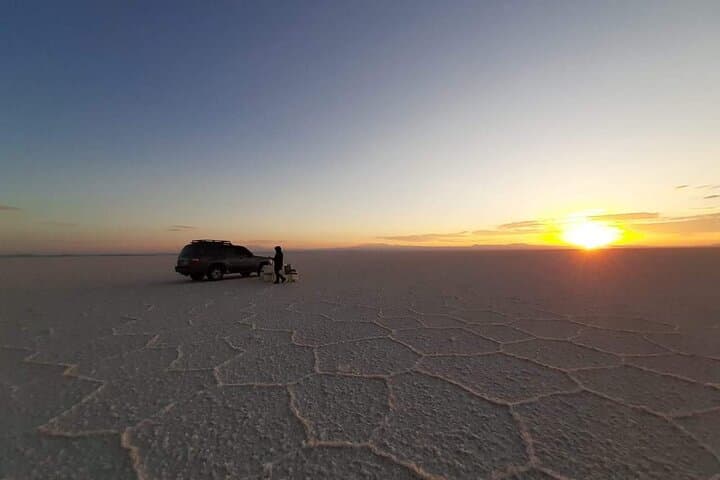2-Day Private Tour from San Pedro de Atacama to Salar de Uyuni: Flamingos, Lagoons & Incahuasi