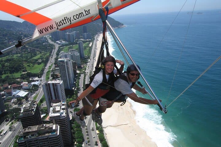 Hang Gliding & Paragliding Over Rio: Pedra Bonita Tandem Flights Above Tijuca